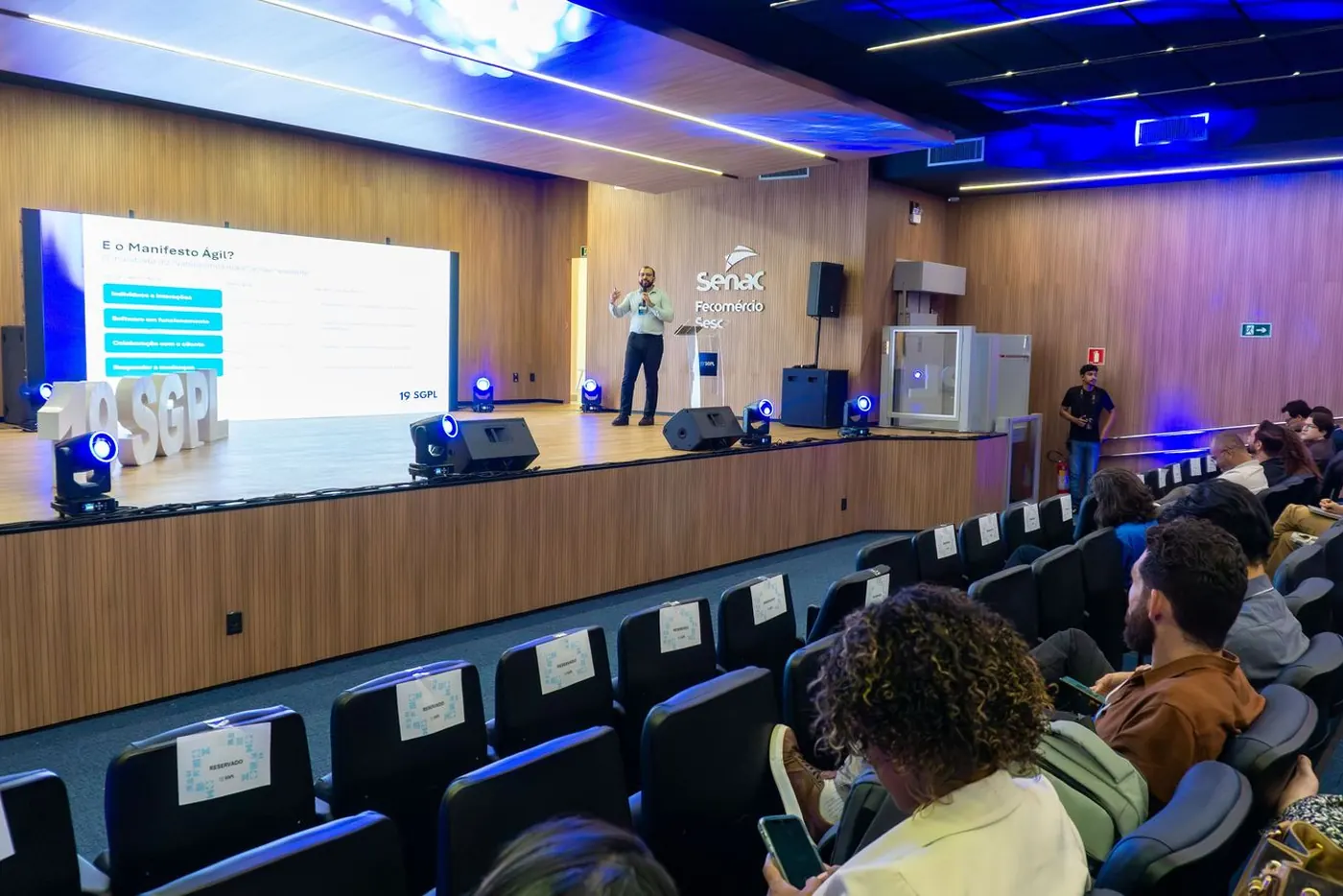 Plateia no auditório do 19º SGPL